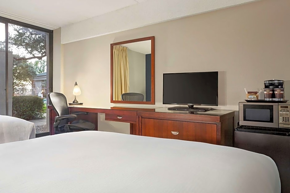 DoubleTree by Hilton Hotel Dallas - DFW Airport North