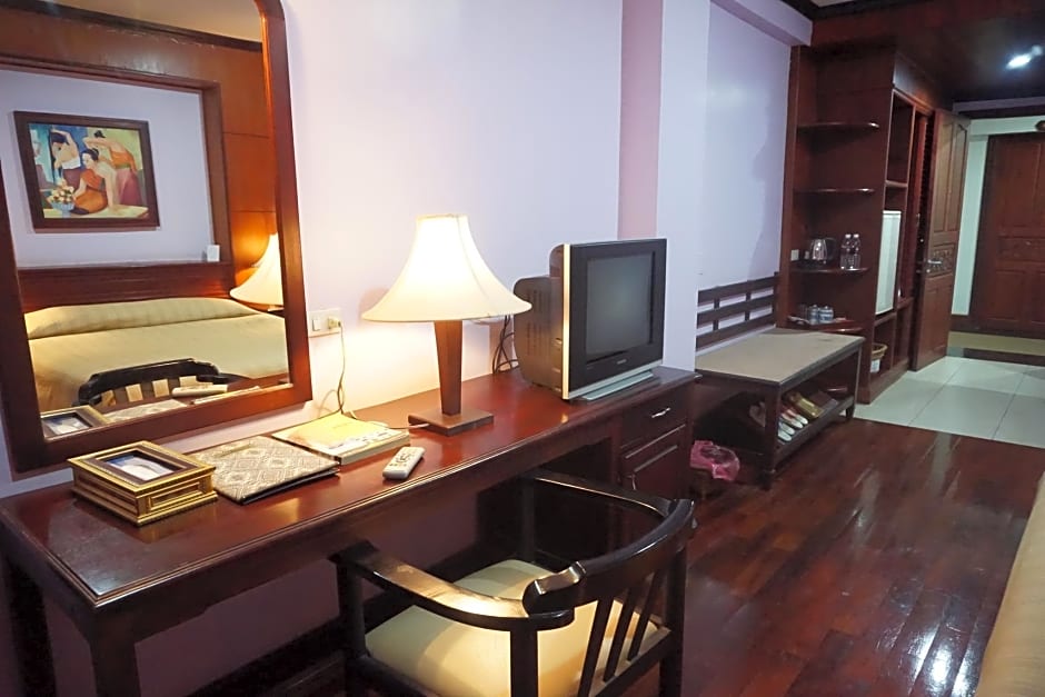 Vansana Riverside Hotel