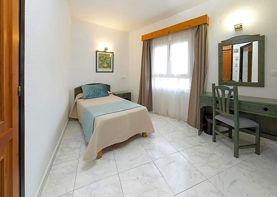 Photo 1 of 3 of Single Room
