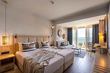 Double Room with Sea View – Free Private Beach & Aquapark Access