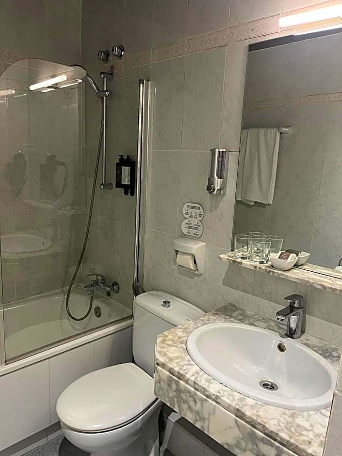 Aneto Hotel