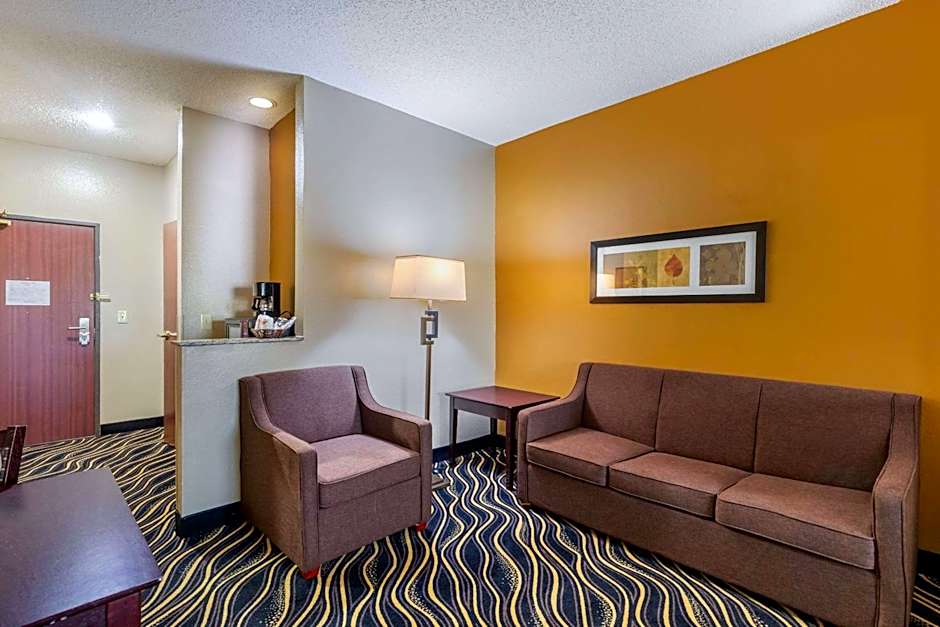 Quality Suites Addison-Dallas