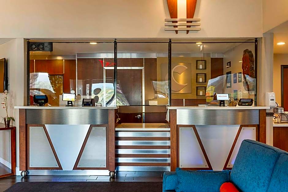 Comfort Inn & Suites Redwood Country