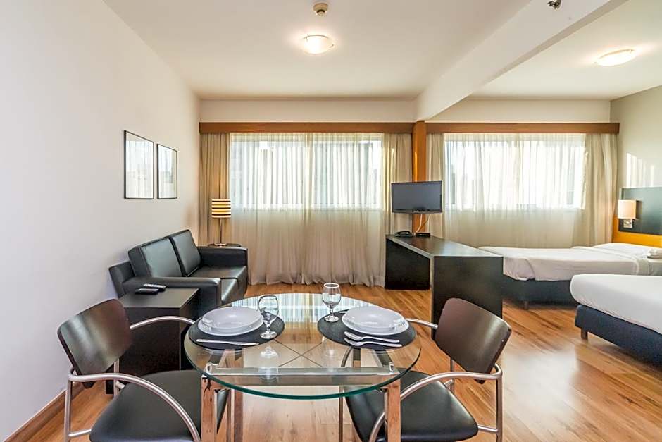 Paraiso Suites by Charlie