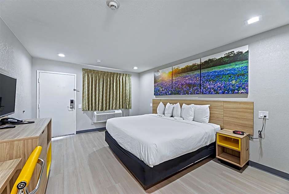 Days Inn by Wyndham McKinney