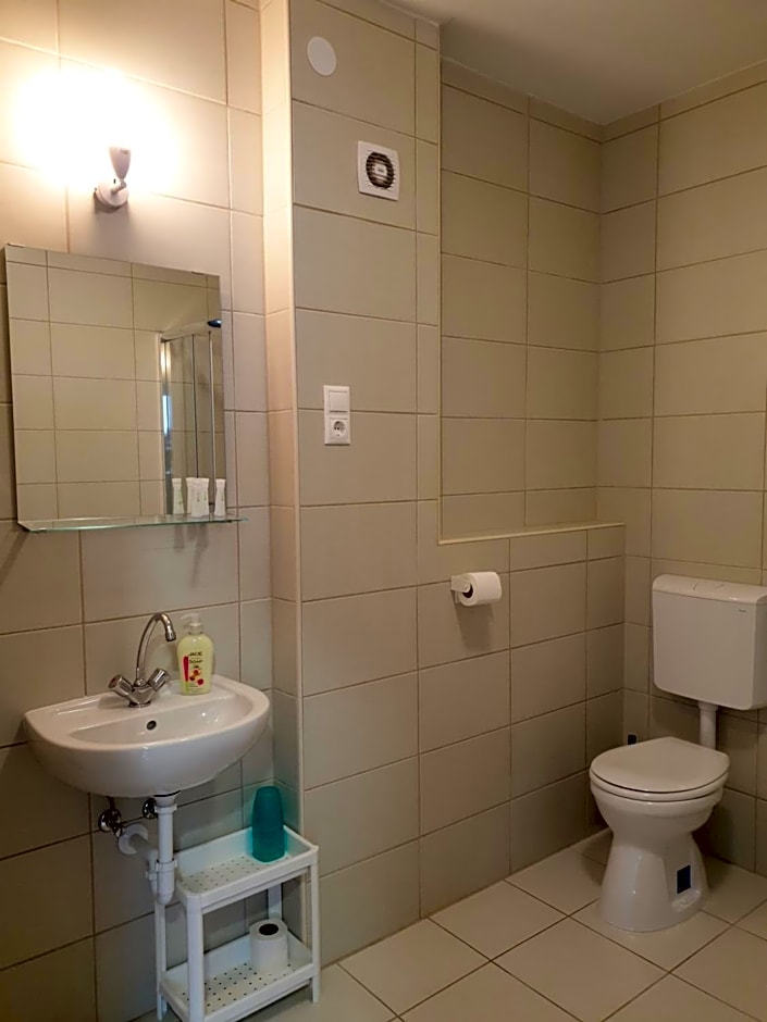 Kid Família Panzió Balatonszárszó