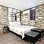 B&F Hotel