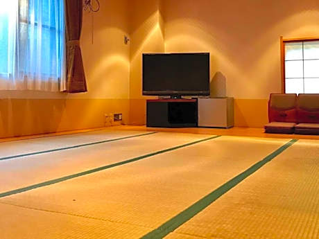 Japanese-Style Room with Shared Toilet