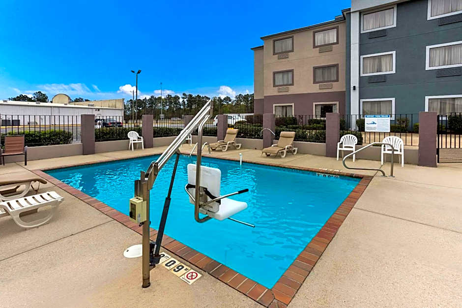 Quality Inn & Suites Pearl-Jackson