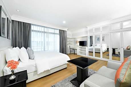 Grand Deluxe King Room