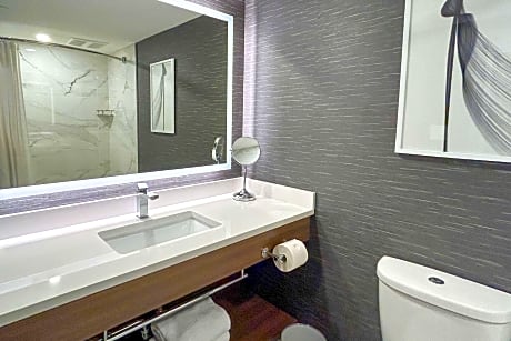 King Bed-Premium 1 Bedroom Suite-Non Smoking