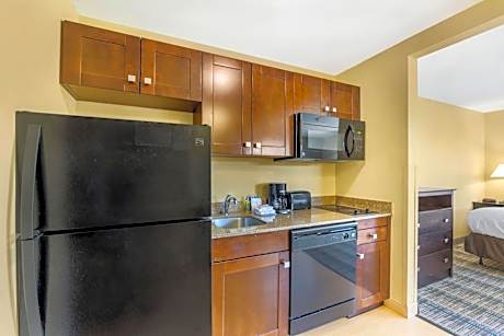MainStay Suites Jacksonville near Camp Lejeune