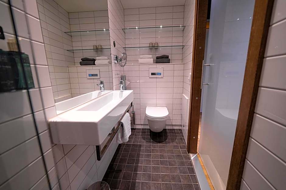 Clarion Hotel The Edge