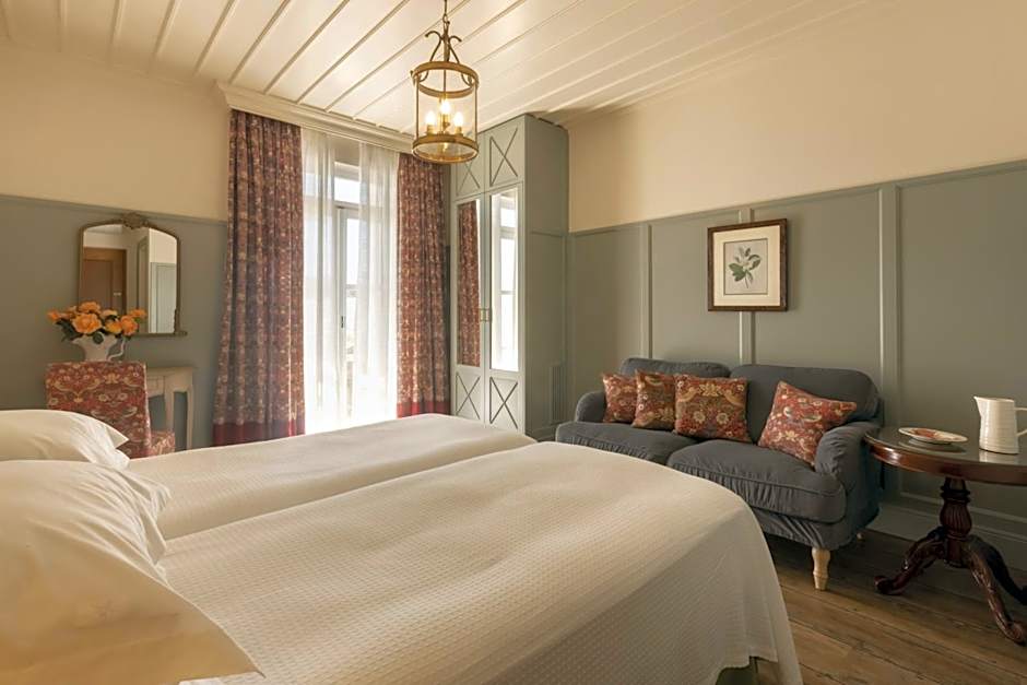 Dorion Hotel