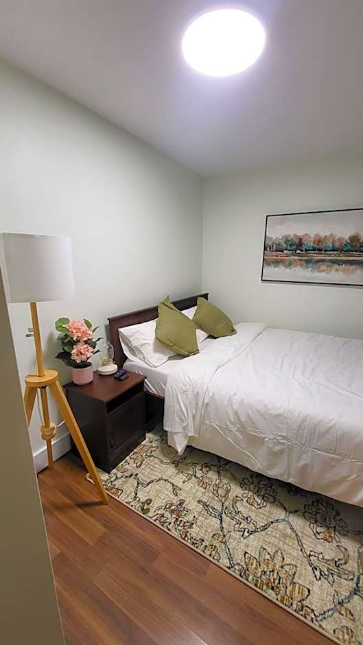 JstLikeHome - Old Ottawa Suite & Guesthouse