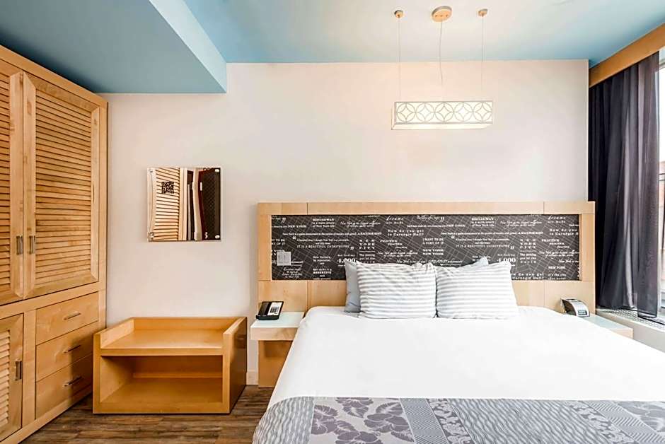 Tryp by Wyndham Times Square South