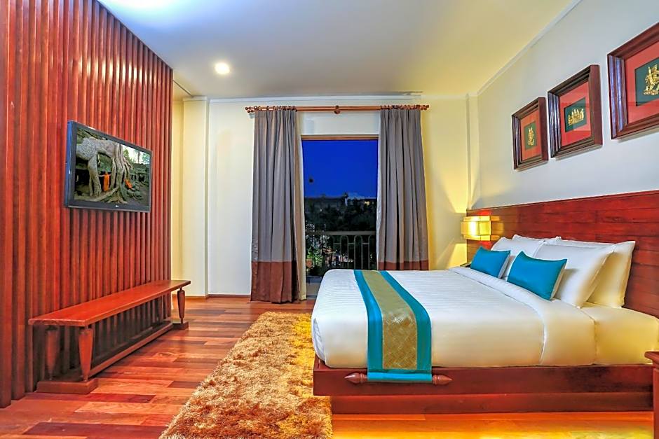 Photo 1 of 6 of 1 King Bed Suite