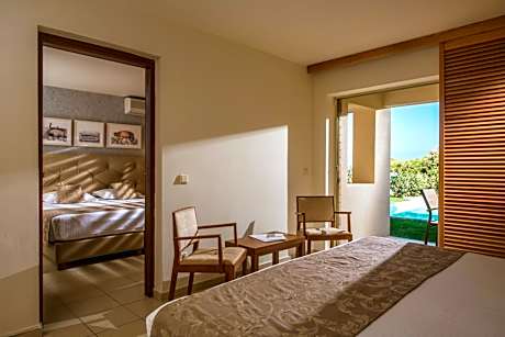 Two Bedroom Family Room with Private Pool