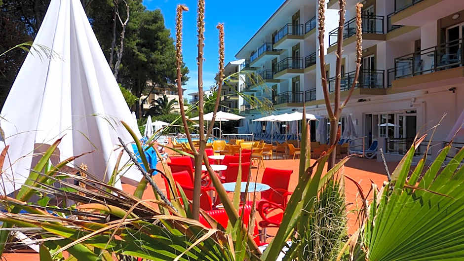 GUYA WAVE HOTEL