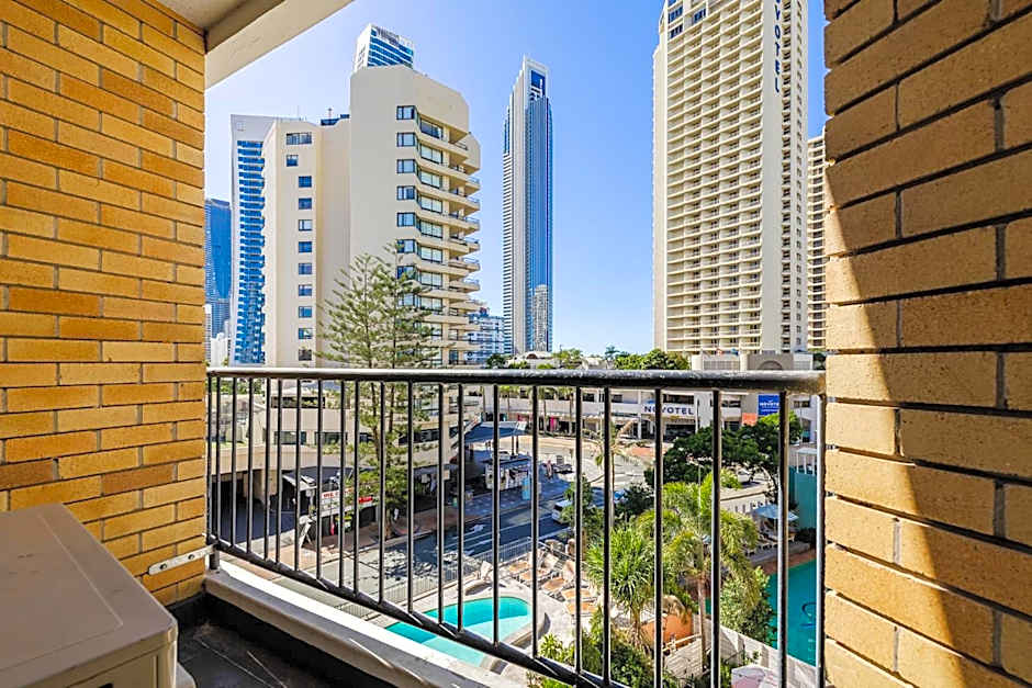 Bunk Surfers Paradise 18-35 Backpacker Hostel