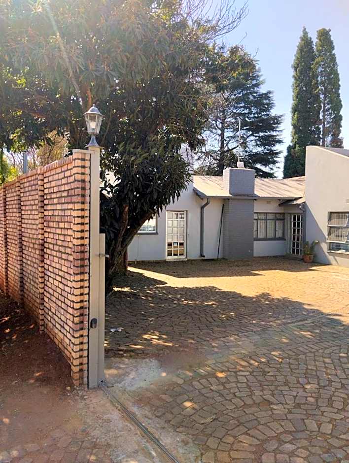 Woodpecker Guesthouse Middelburg Mpumalanga