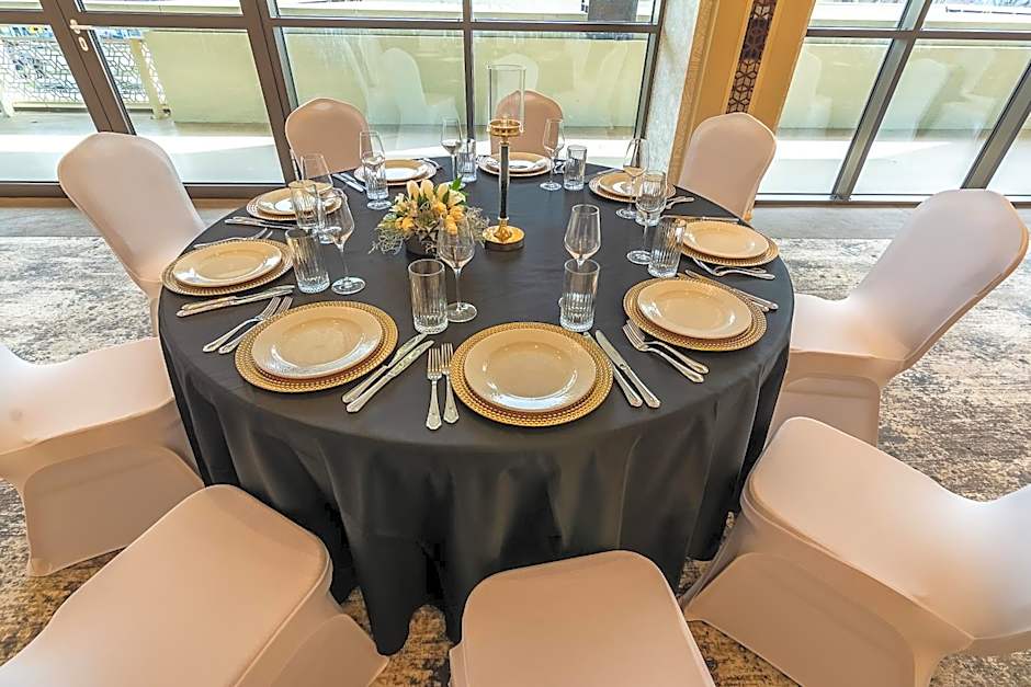Astoria Grand Hotel