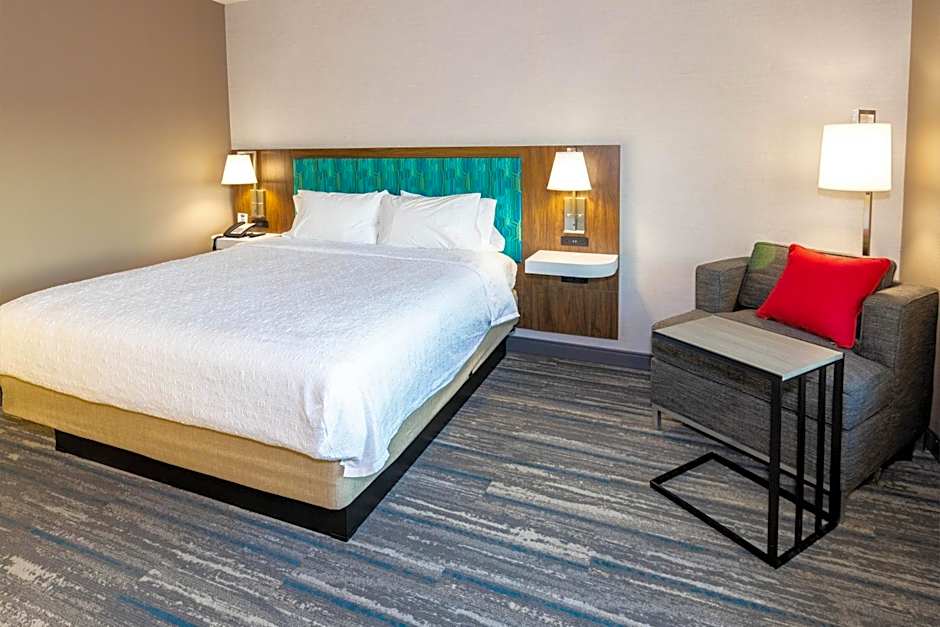 Photo 1 of 4 of 1 King Bed, Hearing/Mobility Accessible, Roll in Shower