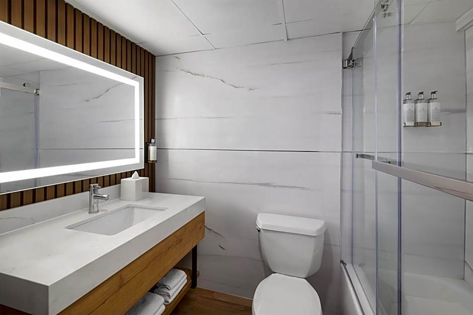 Aiden by Best Western Newark Airport