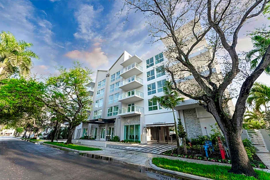 Lux 3BR City-View Retreat in Hollywood, 4th Floor