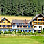 Auerhahn Bed and Breakfast - Black Forest - Waldhotel