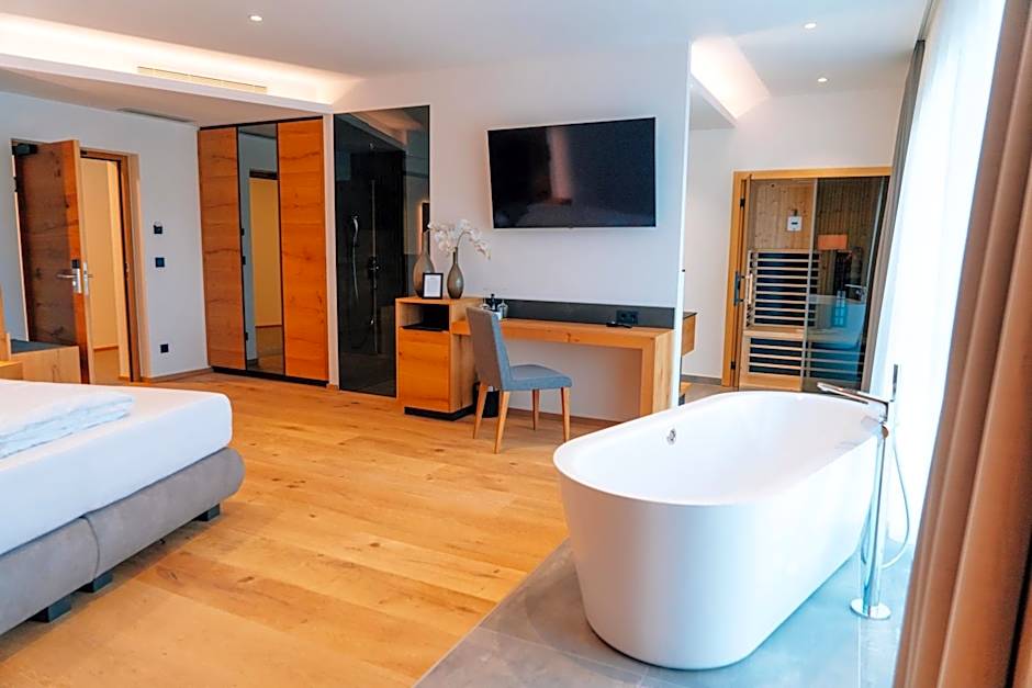 Patrix Hotel, Restaurant, Bar