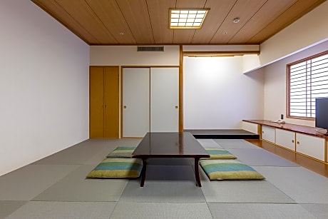 Japanese-Style Family Room - Non-Smoking