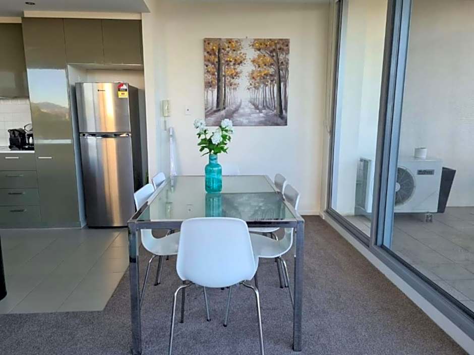 Grand 2BR between ANU and City - Hosted by Canstay