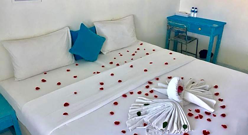 Paras Paros Marina Lodge