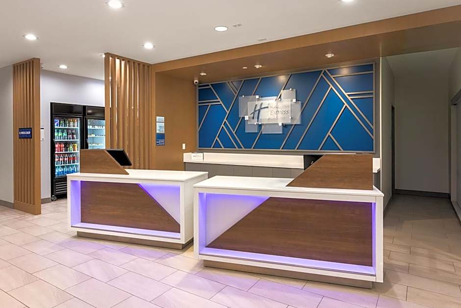 Holiday Inn Express & Suites - Hawaiian Gardens By IHG