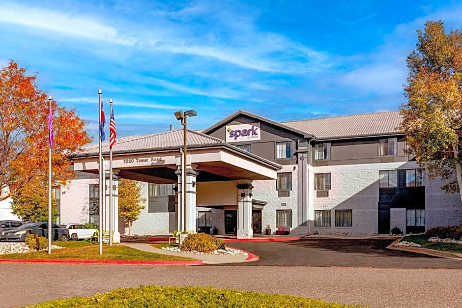 Spark by Hilton Denver International Airport