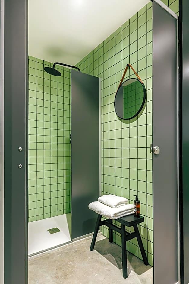 Colo Colo Hostel - Single Private Beds