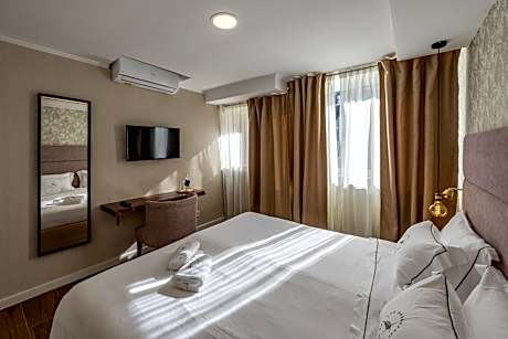 Double Room with Private External Bathroom