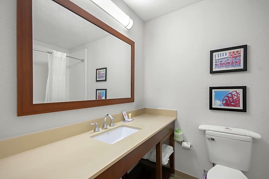 Comfort Inn & Suites Cincinnati Eastgate