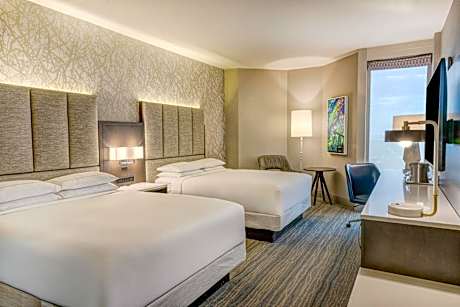 Queen Room with Two Queen Beds - Hearing Access