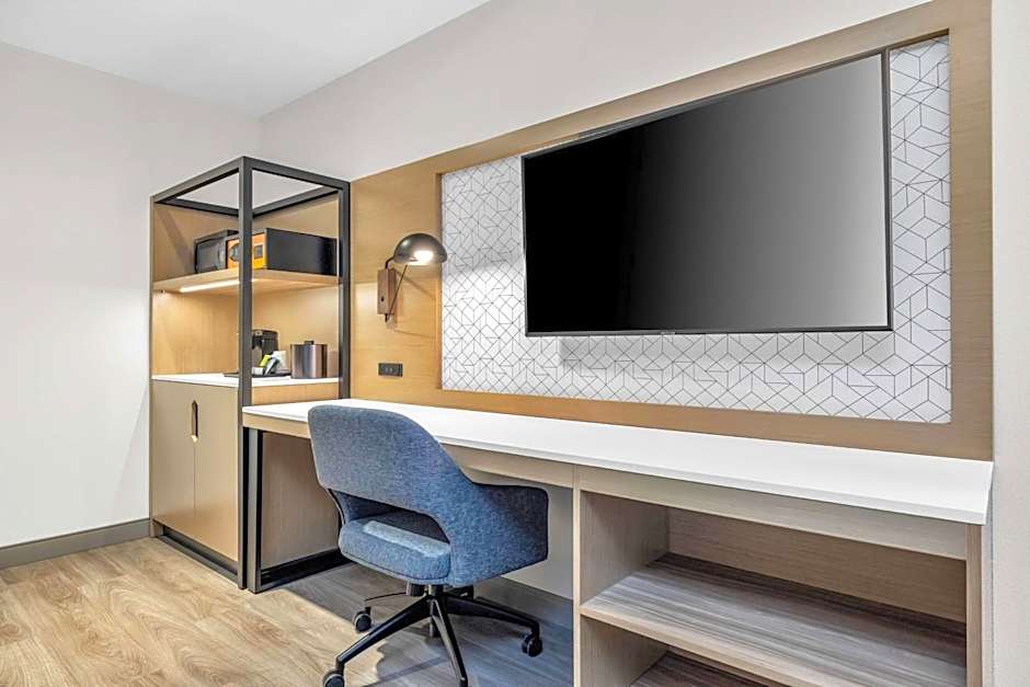 La Quinta Inn & Suites by Wyndham San Jose Silicon Valley