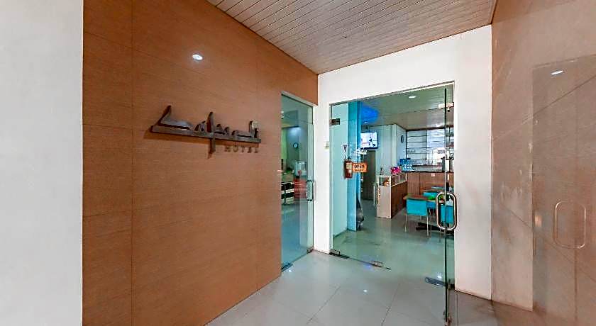 RedDoorz near Pasar Baru Bandung