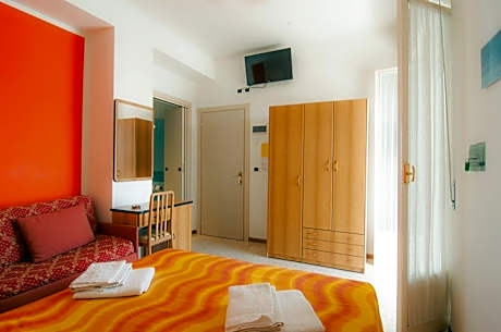 Deluxe Double Room with Balcony and Sea View