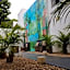 Hotel Holly