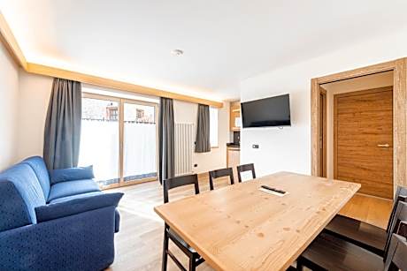 Deluxe Two-Bedroom Apartment