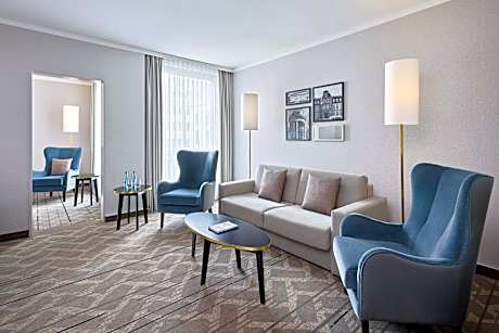 Sheraton Suite, 1 Bedroom 2 room Suite, 1 King, Sofa bed