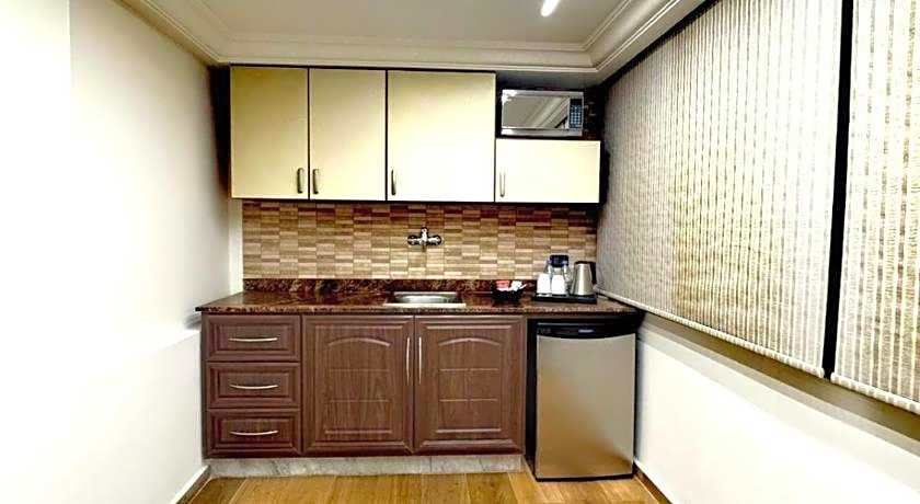 Queens Suite Hotel
