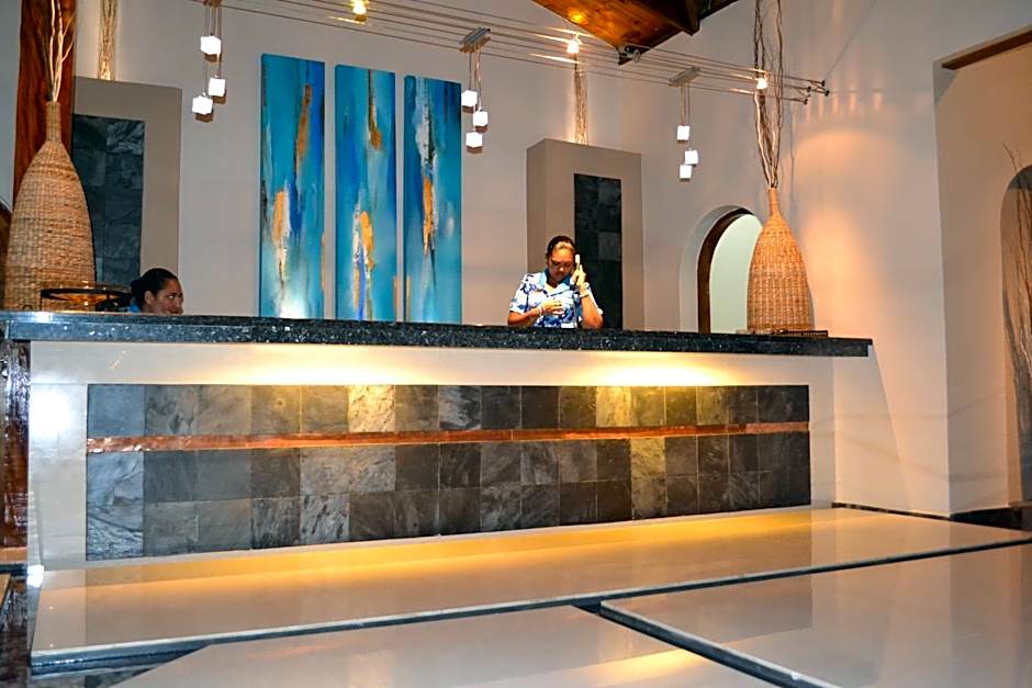 Coco de Mer and Black Parrot Suites
