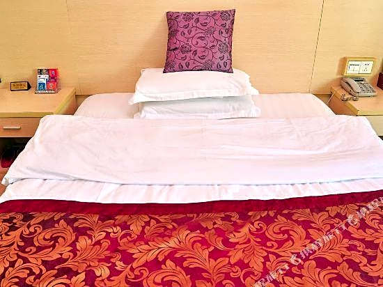 Jiutian Hotel (Baixin Plaza, Baiyun Railway Station, Guangzhou)