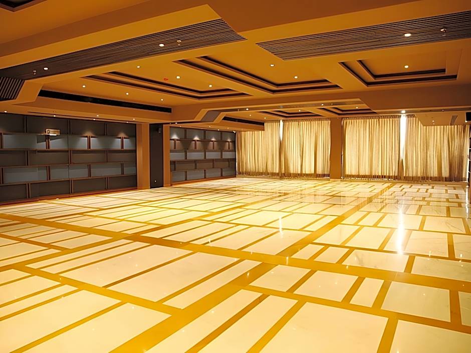 Five Petals Hotel & Banquets